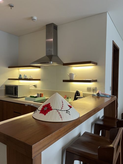 お部屋はキッチンも付いたコンドミニアム風