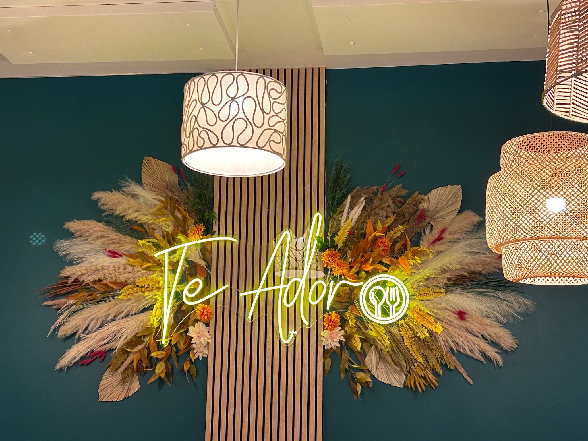 お洒落なカフェ「Te Ador」