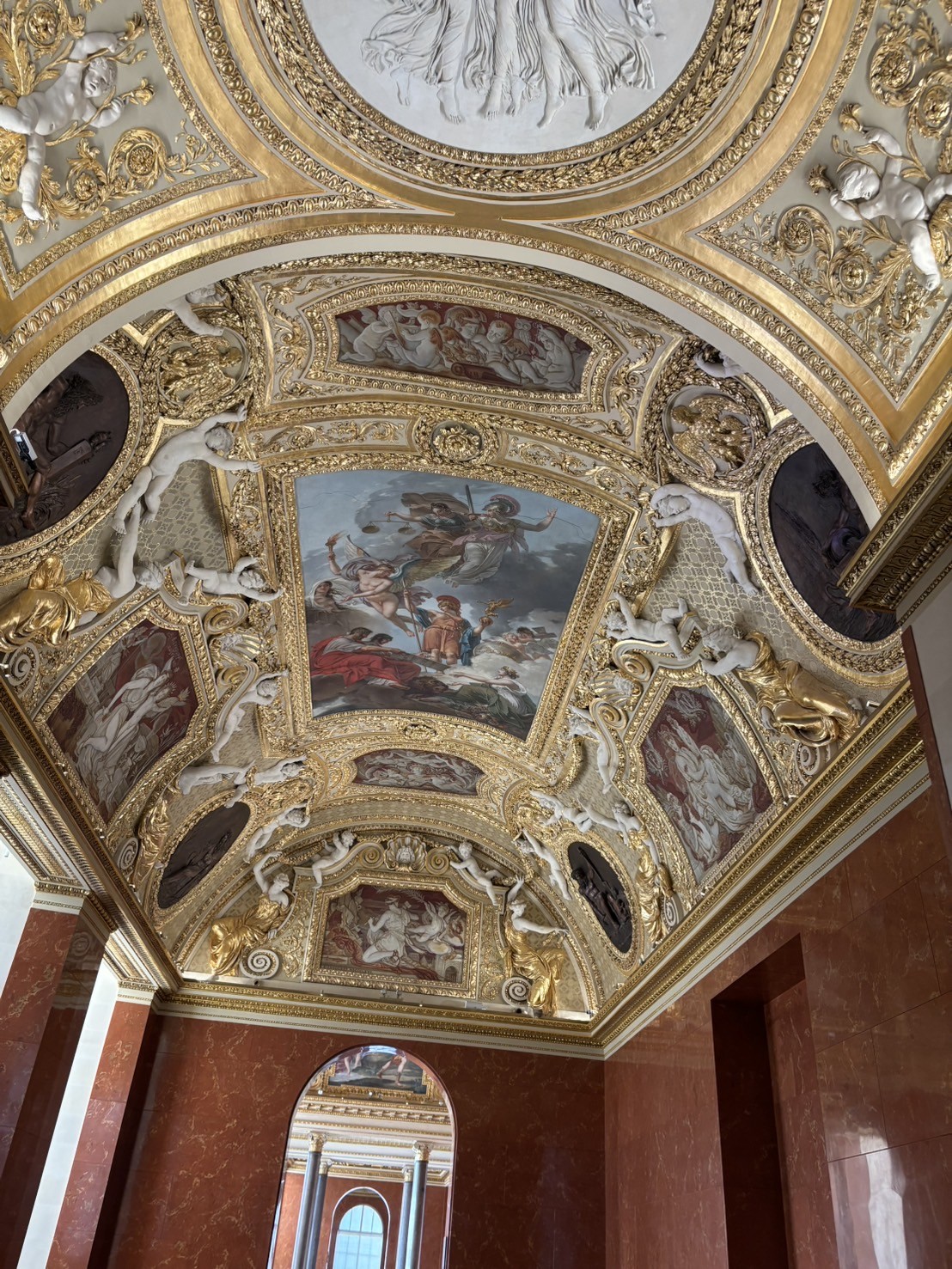 ルーブル美術館