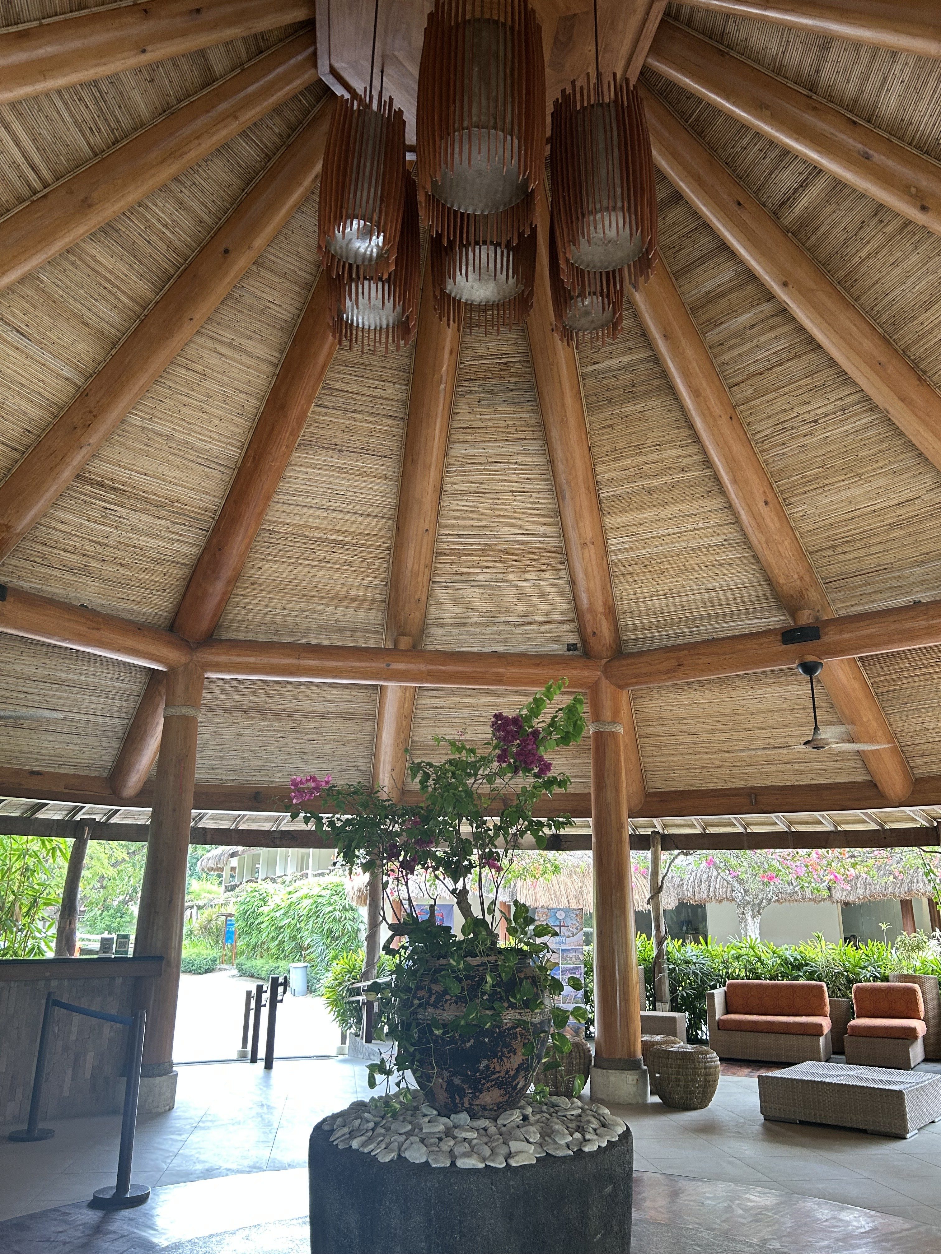 ブルーウォーターマリバゴビーチリゾートのエントランス