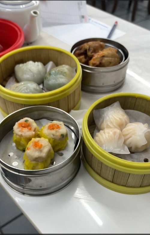 ワゴンで好きなだけ飲茶を楽しめます！