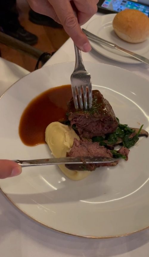 セットメニューのお肉。柔らか〜い