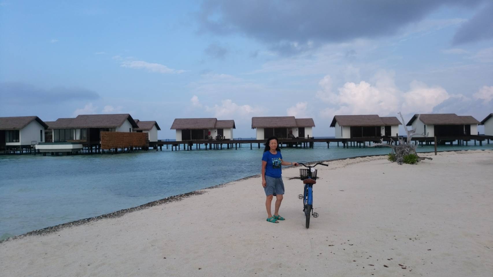 自転車で島内を散策しました