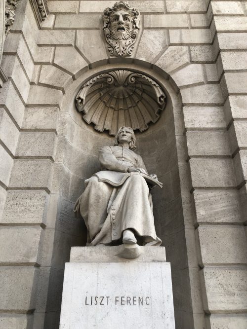 フランツ・リスト像