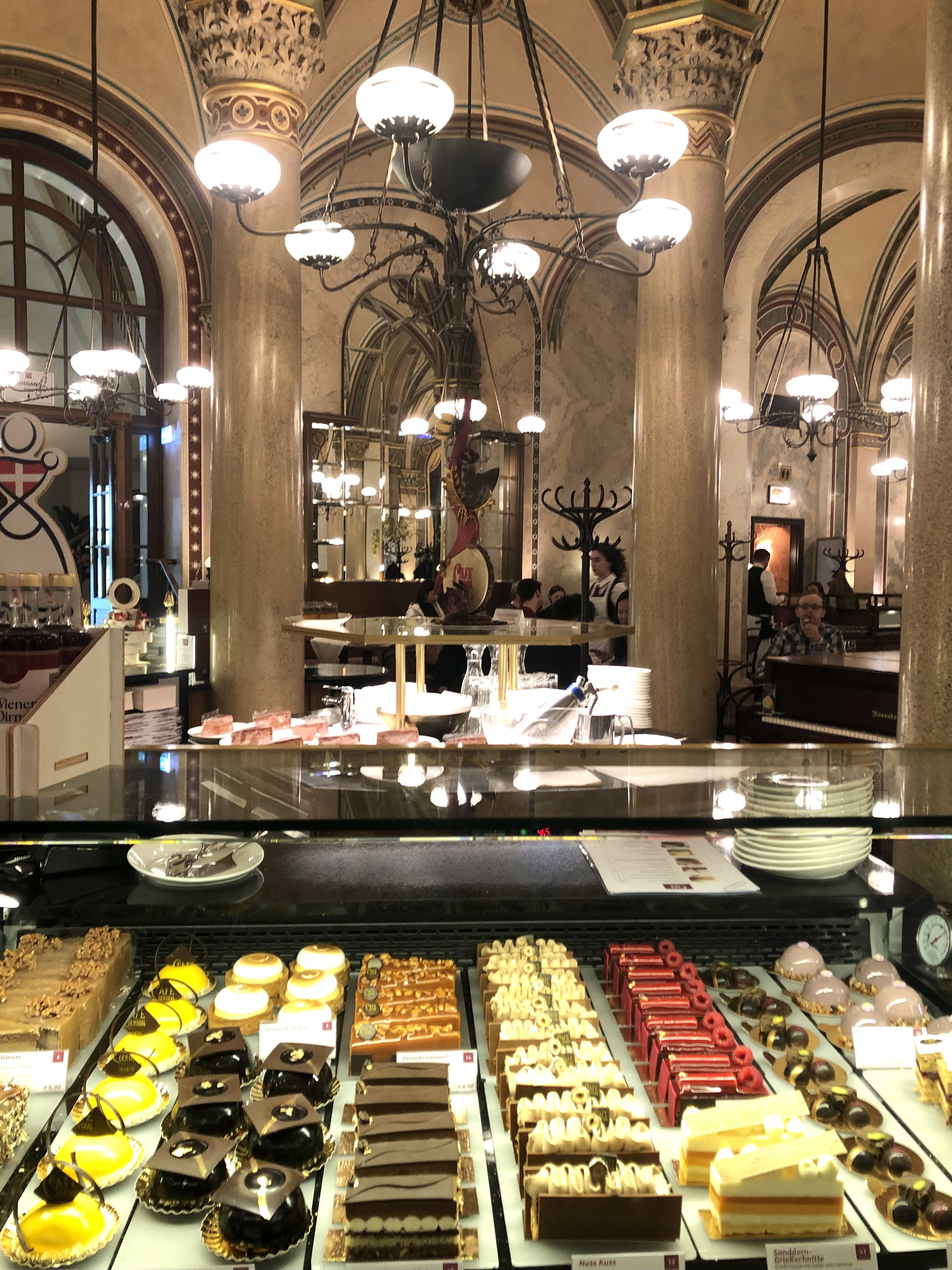 カフェ・ツェントラル