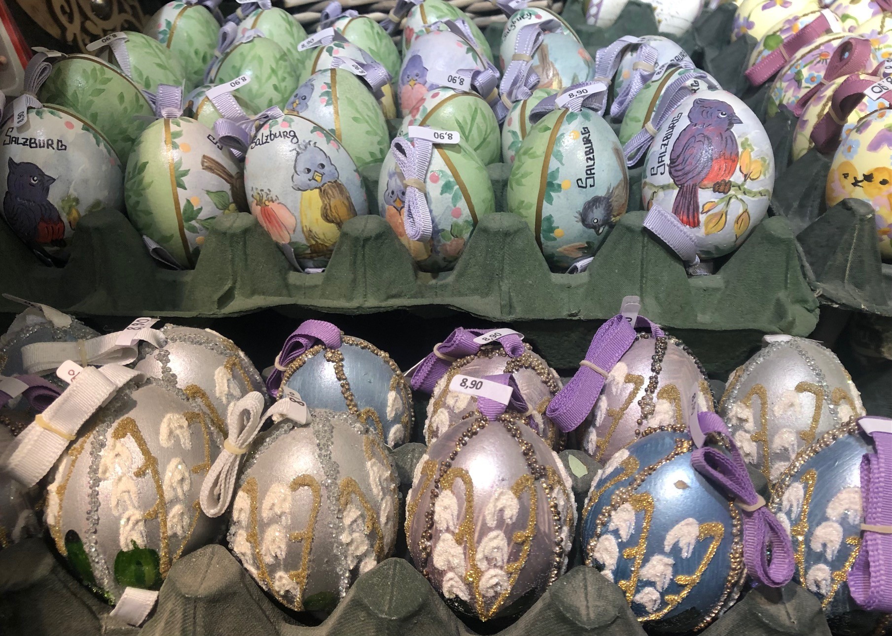 ザルツブルグの街中で見つけた可愛らしいイースターエッグ