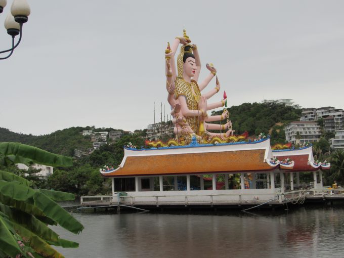 千手観音像プラー・メー・クワンイム