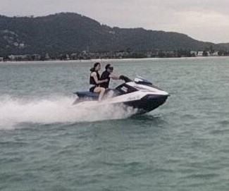 ジェットスキーサファリ