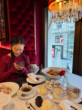 ザッハーでの朝食