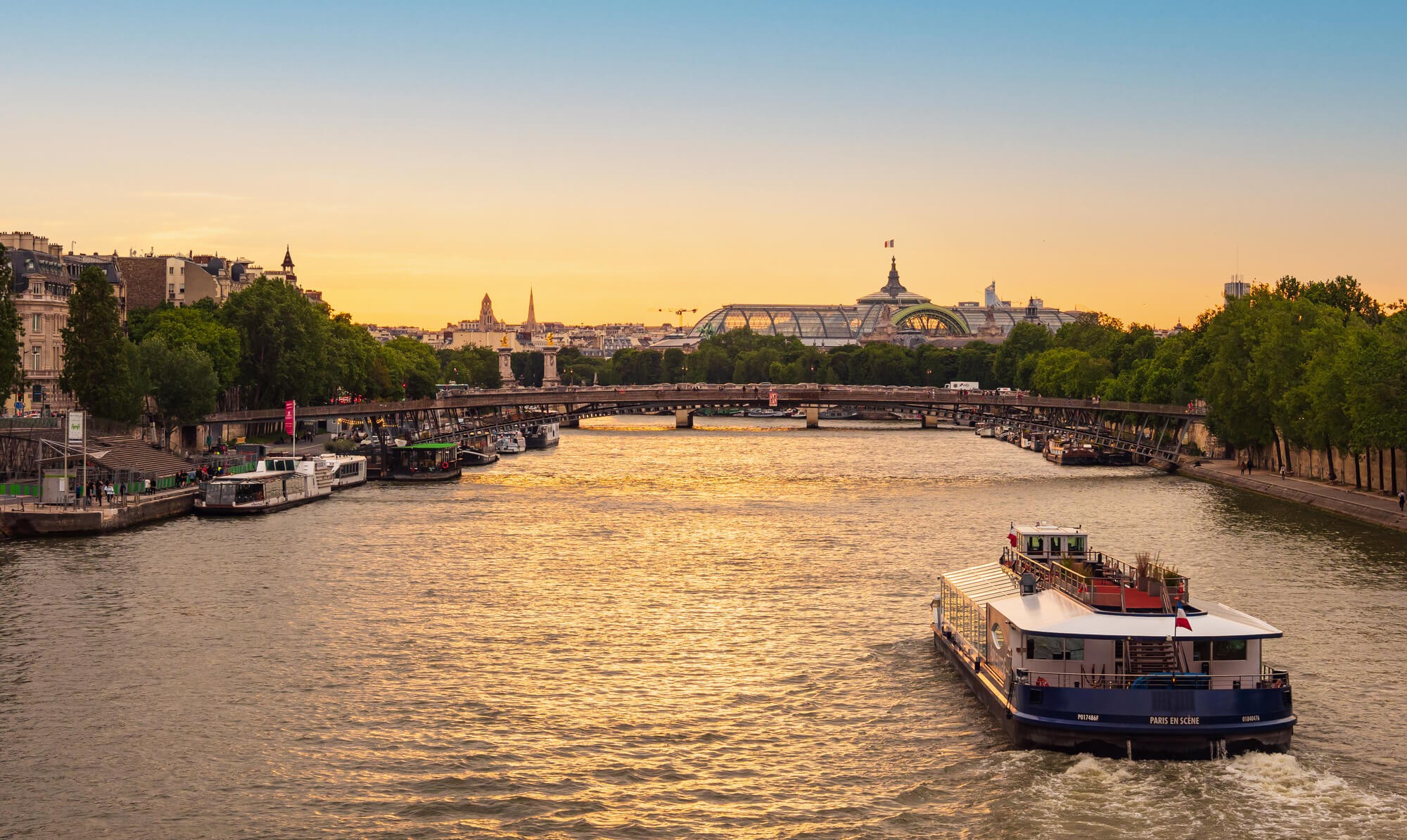 夕方のセーヌ川