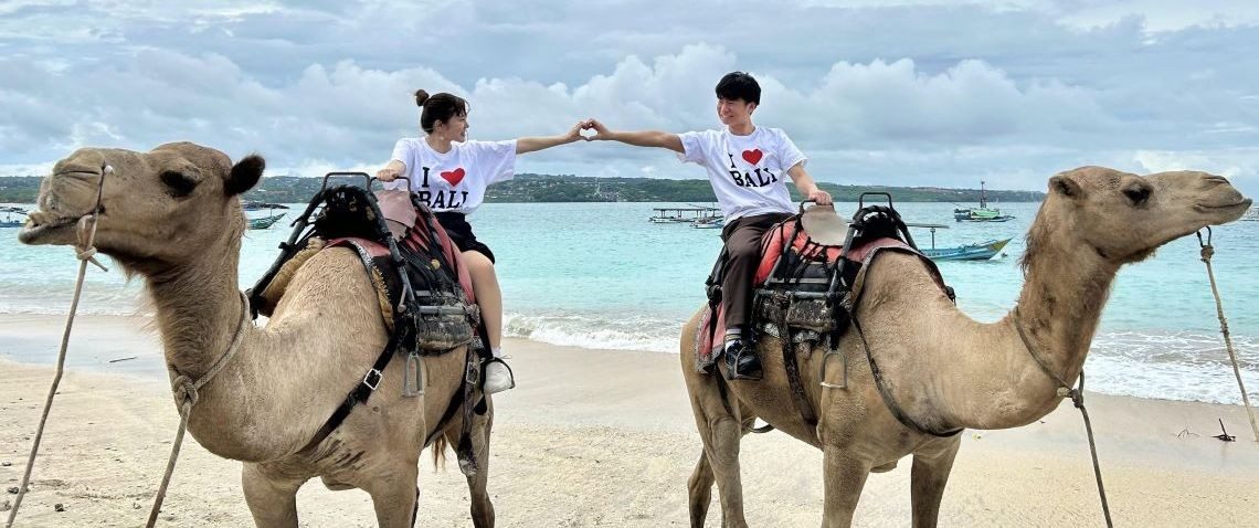 バリ島1日目にILOVEバリTを着てケランビーチでキャメルライドをしました