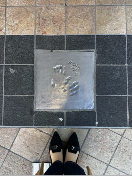 ニコラスケイジさんと思われる手形を発見!