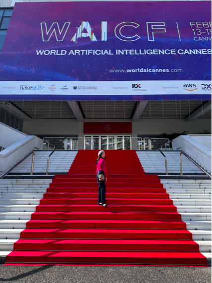 カーペットと同化しない服装で行くことをお勧めします(笑)