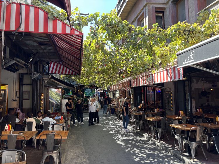 雰囲気の良かったカラキョイの路地