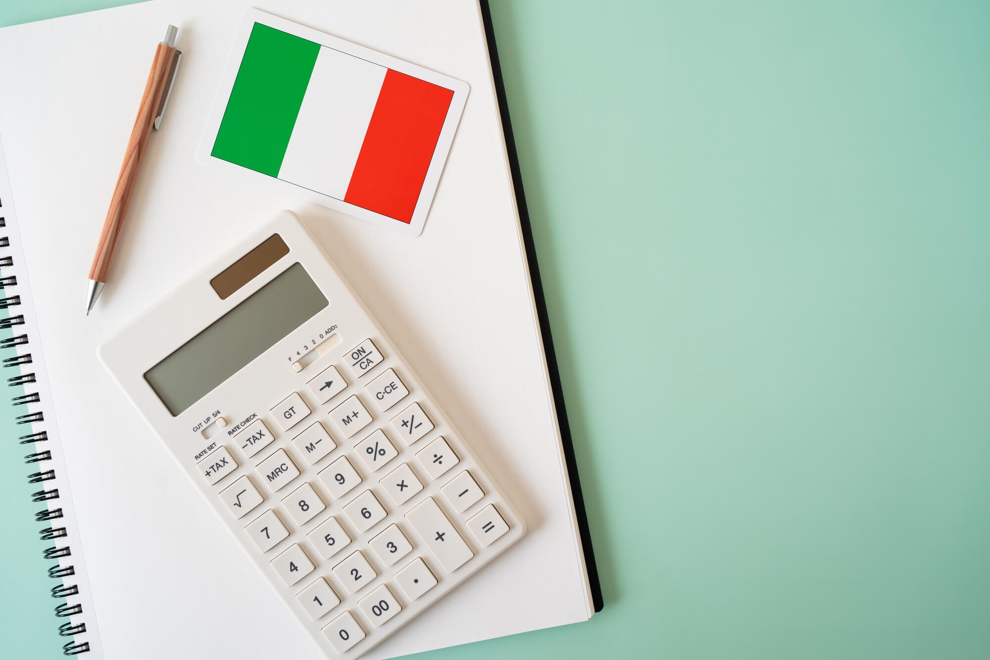 イタリアの国旗と電卓