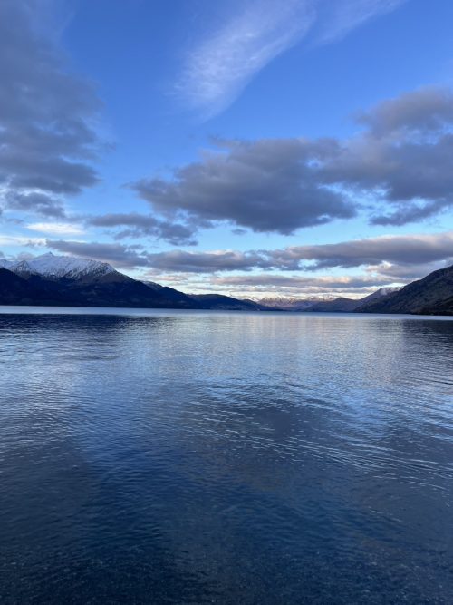 美しいワカティプ湖