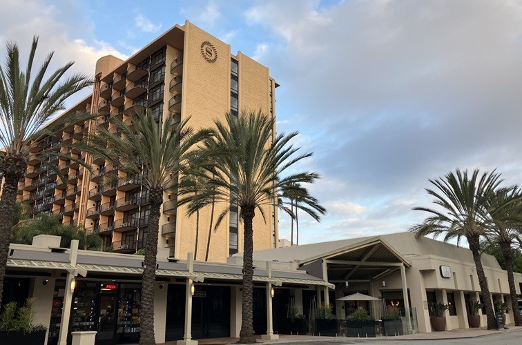 パークまで徒歩圏内！シェラトン パーク ホテル アット ザ アナハイム