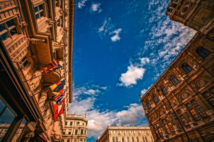 ウィーンの街並みと空