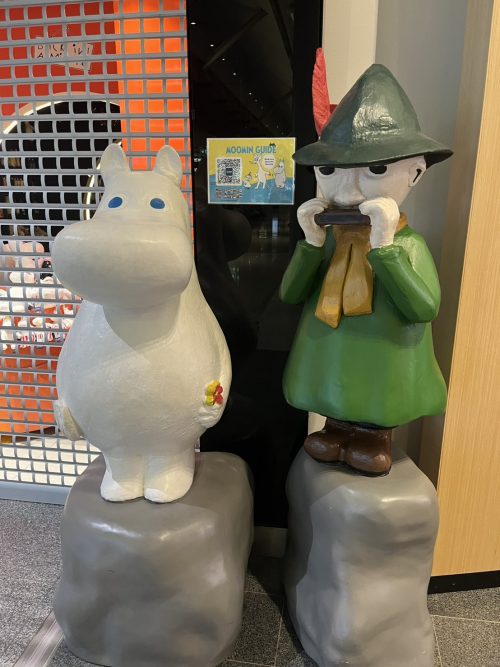 乗り継ぎのヘルシンキ空港にて