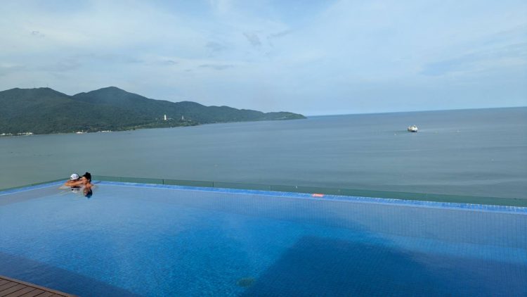 アラカルト ダナンビーチホテルのプール