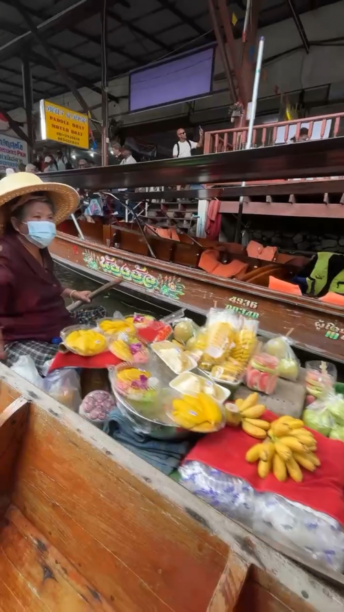 ダムヌンサグアップア水上マーケット