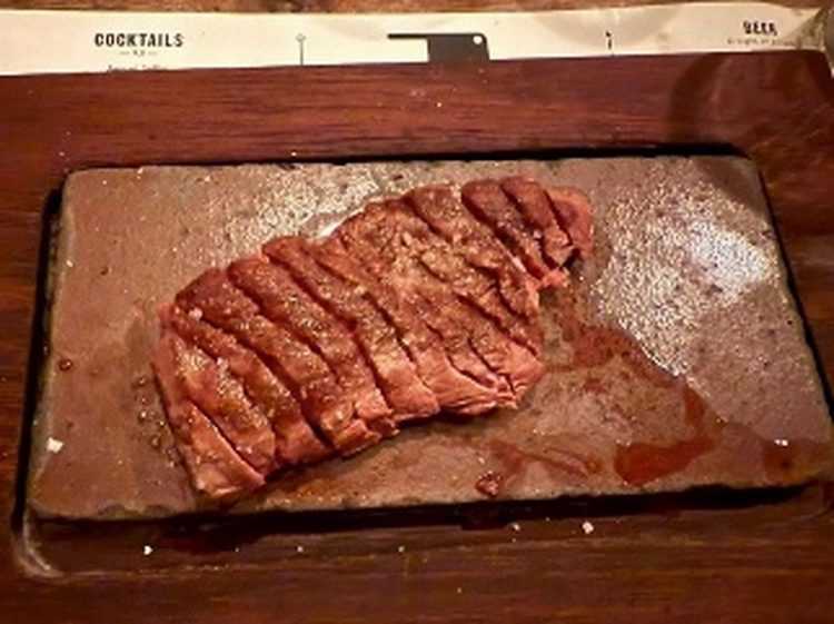 「FLAT IRON」で合流して美味しいステーキ