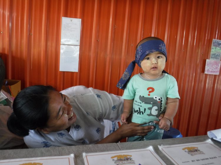 いつもお世話になっているガイドのビーツの息子さんにプレゼント
