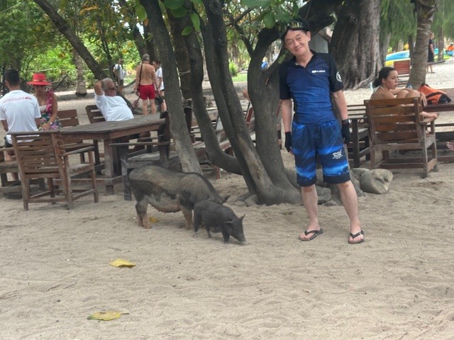 マッスム島（豚島）にて