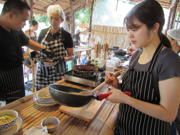 初めてのタイ料理に挑戦中