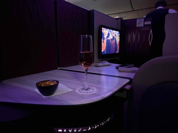 機内