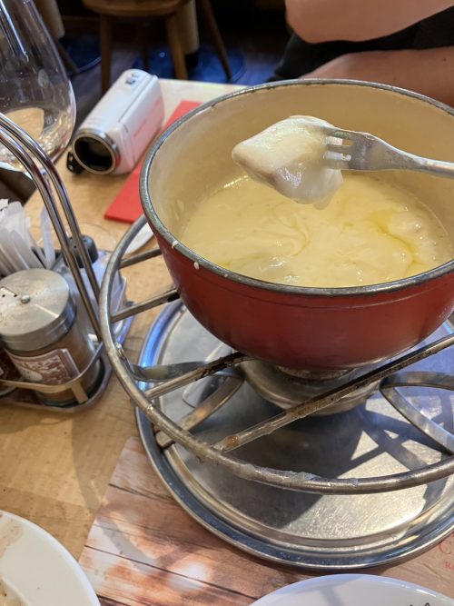 熱々のチーズフォンデュ。美味しかったです