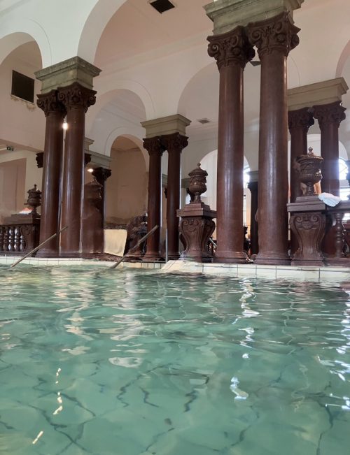 セーチェーニ温泉