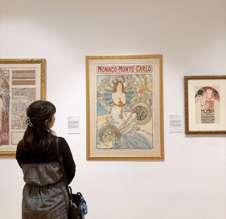 ミュシャの作品を鑑賞