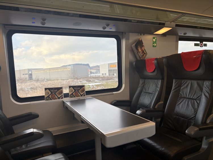 ハルシュタットからウィーンへの特急一等車