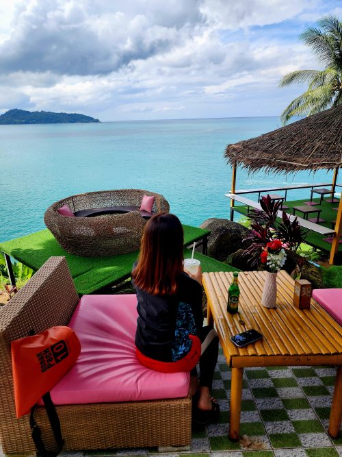 カフェを楽しみ