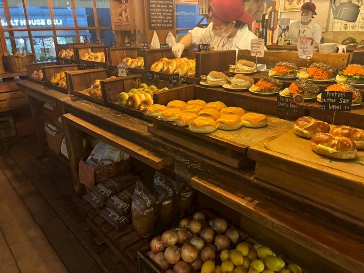 ロンドンベーグルミュージアム　2回行ったベーグル屋さん。中の写真と外の写真 (2)