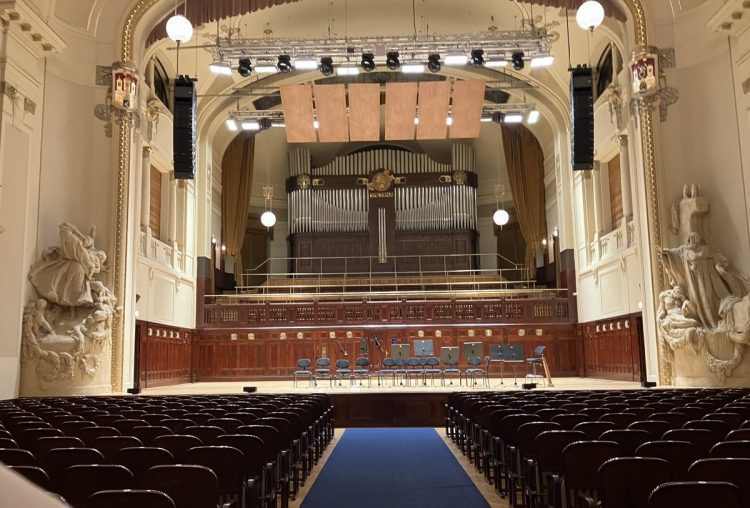 スメタナホール