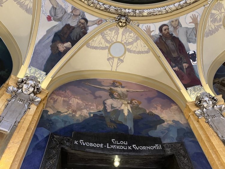 ミュシャが手掛けた市長ホール