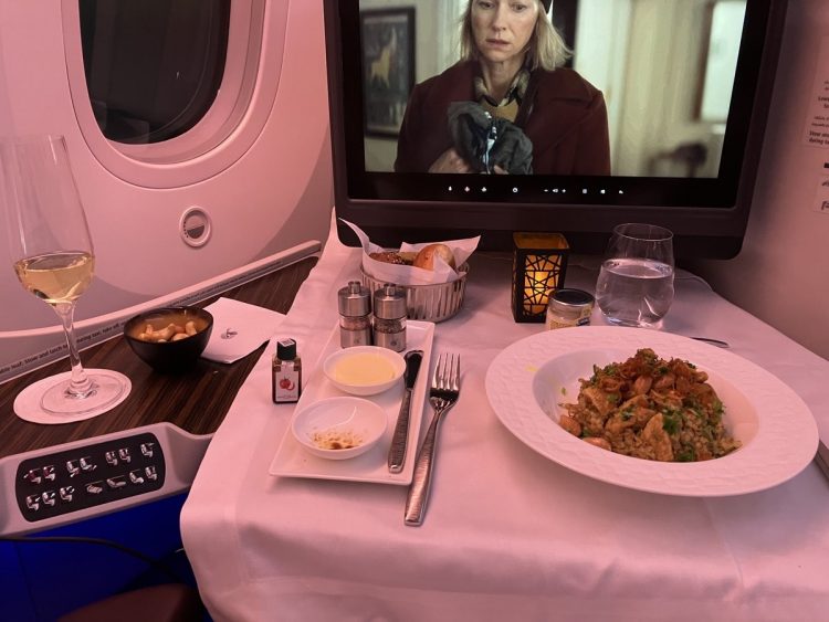 シャンパンいただきながらメインを