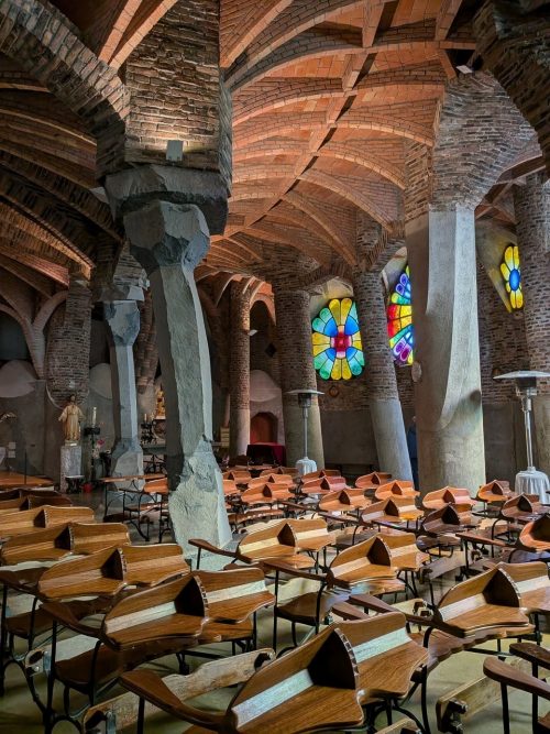 コロニアグエル教会