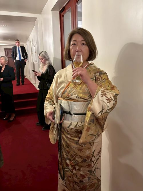 スパークリングワインを味わい非日常体験！