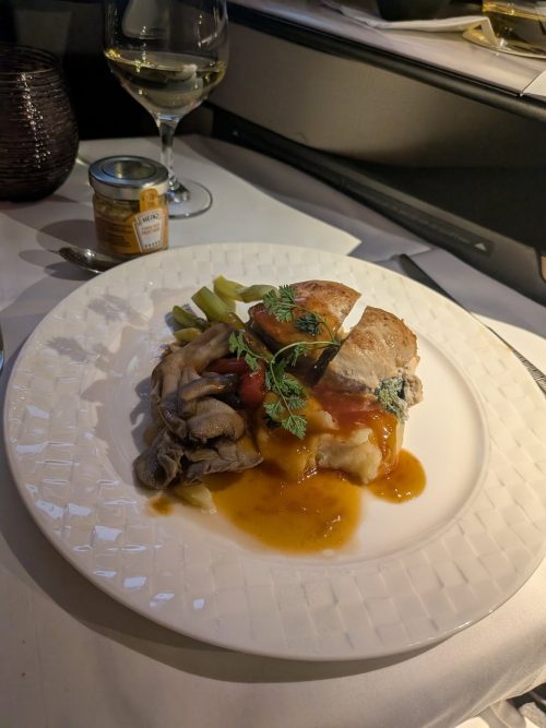 機内食も美味しくいただきました