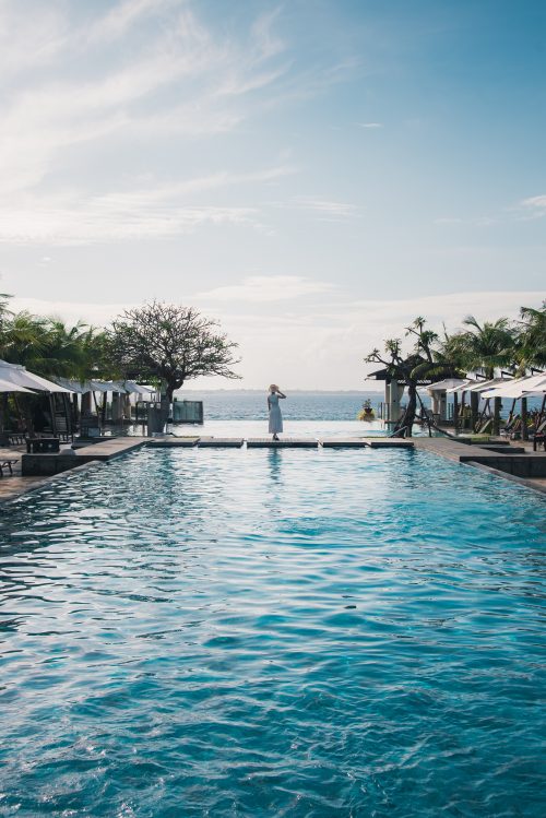 ホテルのインフィニティプール