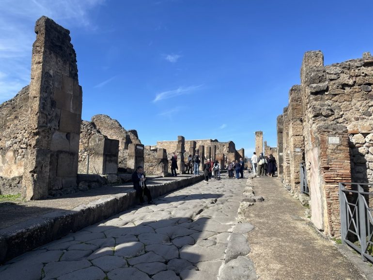 ポンペイ遺跡を散策