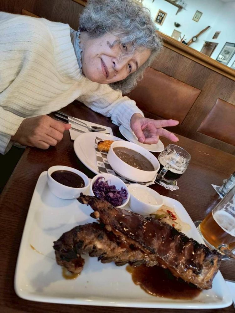 大盛のチェコ肉料理を体験！