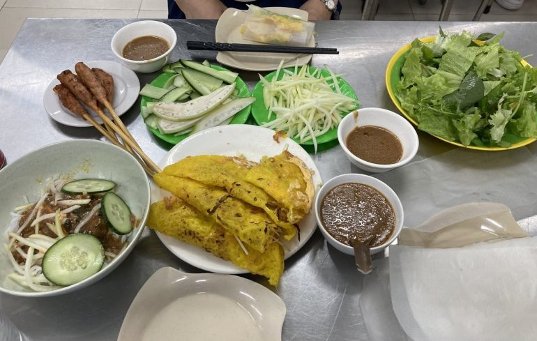ローカルなベトナム料理を体験