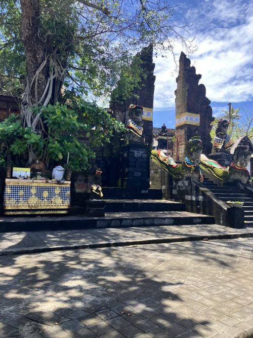 バリ島観光必須の寺院