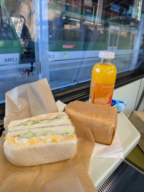 列車が出発しないハプニング・・・。