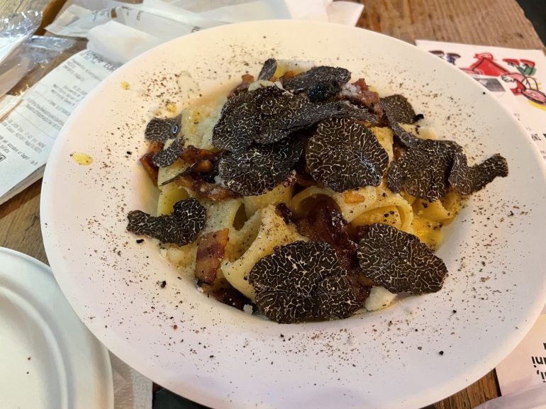 トリュフのカルボナーラをいただきました