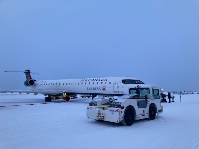 エア・カナダでイエローナイフへ!